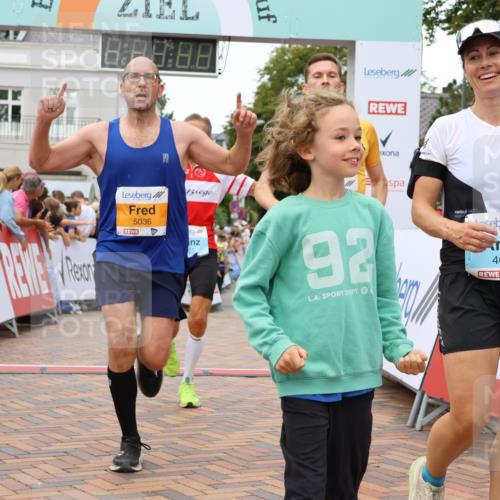 31.08.2025 - 21. Blankeneser Heldenlauf Strokosch-Dieckow http://msf.ph/oto/8680898 31.08.2025 12:07:09 Ziel 5036, 5524, 4001, 4035 meine-sportfotos.de