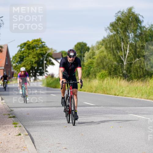 31.08.2025 - Elbe Triathlon Hamburg Michael Burmester http://msf.ph/oto/8680910 31.08.2025 10:53:30 Radfahren 1194, 1386, 1429 meine-sportfotos.de