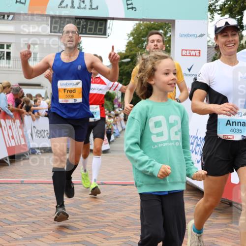 31.08.2025 - 21. Blankeneser Heldenlauf Strokosch-Dieckow http://msf.ph/oto/8680912 31.08.2025 12:07:09 Ziel 5036, 5524, 4001, 4035 meine-sportfotos.de