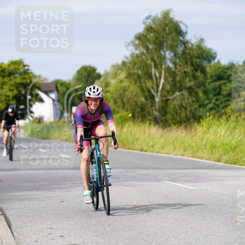 31.08.2025 - Elbe Triathlon Hamburg Michael Burmester http://msf.ph/oto/8680921 31.08.2025 10:53:33 Radfahren 1194, 1386, 1429 meine-sportfotos.de