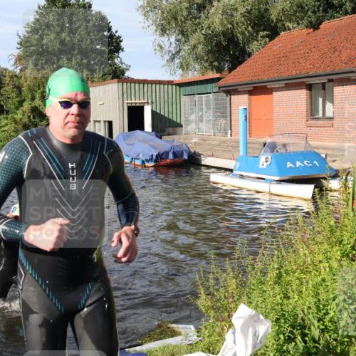 31.08.2025 - Elbe Triathlon Hamburg Luisa Fischer http://msf.ph/oto/8680927 31.08.2025 09:27:32 Schwimmen 679, 795, 854, 887, 918 meine-sportfotos.de
