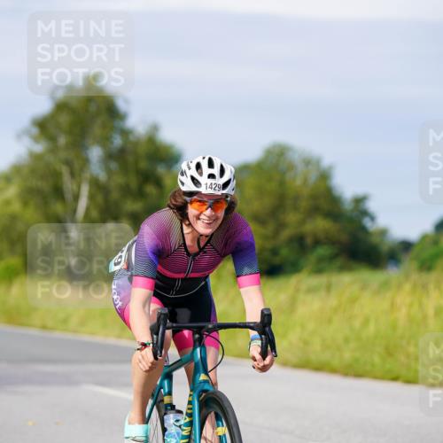 31.08.2025 - Elbe Triathlon Hamburg Michael Burmester http://msf.ph/oto/8680928 31.08.2025 10:53:33 Radfahren 1194, 1386, 1429 meine-sportfotos.de