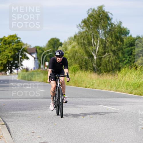 31.08.2025 - Elbe Triathlon Hamburg Michael Burmester http://msf.ph/oto/8680929 31.08.2025 10:53:35 Radfahren 1040, 1381, 1386, 1429 meine-sportfotos.de