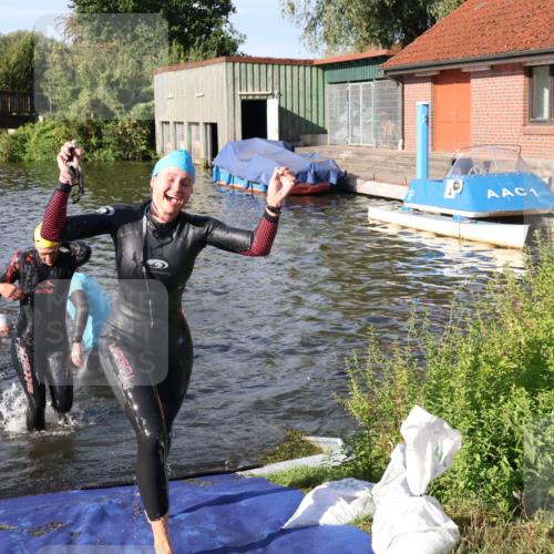 31.08.2025 - Elbe Triathlon Hamburg Luisa Fischer http://msf.ph/oto/8680950 31.08.2025 09:27:38 Schwimmen 698, 785, 795, 887, 918 meine-sportfotos.de