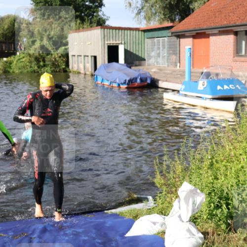31.08.2025 - Elbe Triathlon Hamburg Luisa Fischer http://msf.ph/oto/8680959 31.08.2025 09:27:40 Schwimmen 698, 785, 795, 887, 895 meine-sportfotos.de