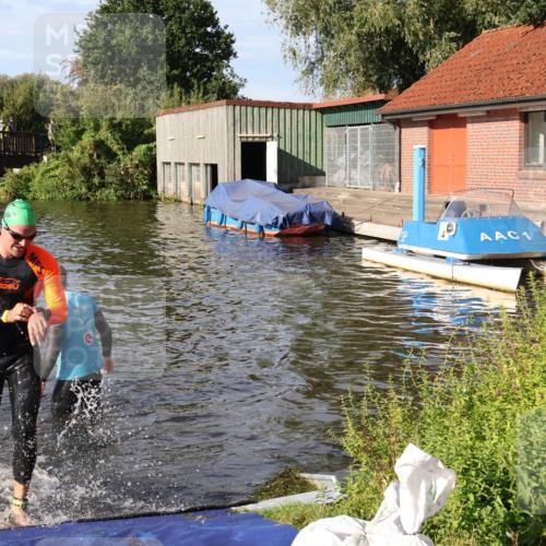 31.08.2025 - Elbe Triathlon Hamburg Luisa Fischer http://msf.ph/oto/8681002 31.08.2025 09:28:13 Schwimmen 673, 788, 815 meine-sportfotos.de