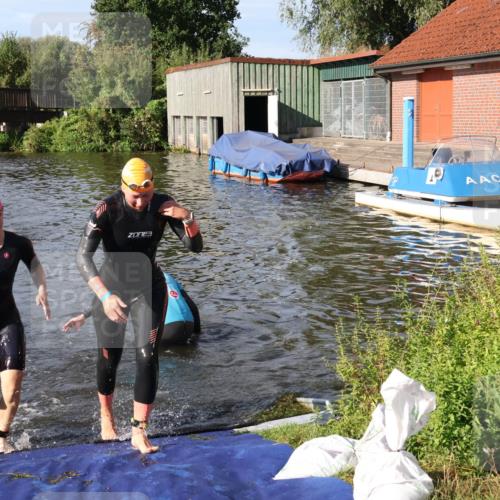 31.08.2025 - Elbe Triathlon Hamburg Luisa Fischer http://msf.ph/oto/8681015 31.08.2025 09:28:22 Schwimmen 788, 815 meine-sportfotos.de