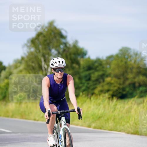 31.08.2025 - Elbe Triathlon Hamburg Michael Burmester http://msf.ph/oto/8681018 31.08.2025 10:54:16 Radfahren 923, 1178, 1416, 1422, 1425 meine-sportfotos.de
