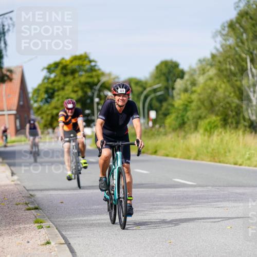 31.08.2025 - Elbe Triathlon Hamburg Michael Burmester http://msf.ph/oto/8681022 31.08.2025 10:54:18 Radfahren 923, 1178, 1388, 1422, 1425 meine-sportfotos.de