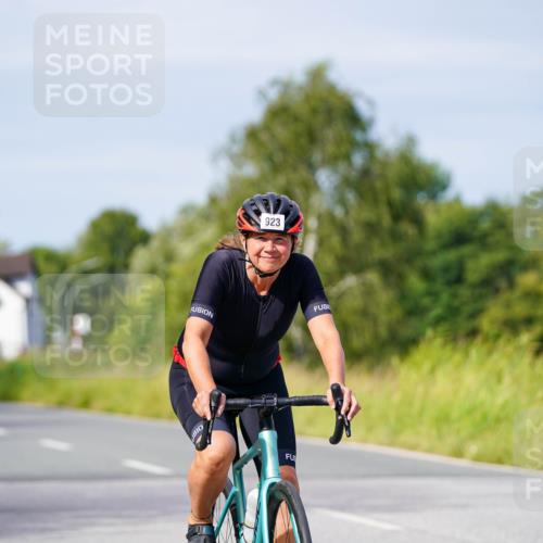 31.08.2025 - Elbe Triathlon Hamburg Michael Burmester http://msf.ph/oto/8681024 31.08.2025 10:54:19 Radfahren 923, 1178, 1388, 1422, 1425 meine-sportfotos.de