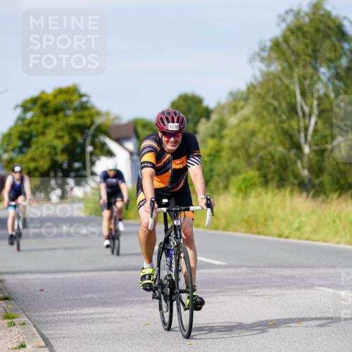 31.08.2025 - Elbe Triathlon Hamburg Michael Burmester http://msf.ph/oto/8681029 31.08.2025 10:54:20 Radfahren 923, 1178, 1388, 1422, 1425 meine-sportfotos.de