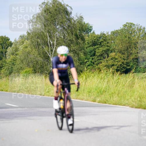 31.08.2025 - Elbe Triathlon Hamburg Michael Burmester http://msf.ph/oto/8681037 31.08.2025 10:54:22 Radfahren 923, 1178, 1388, 1425 meine-sportfotos.de