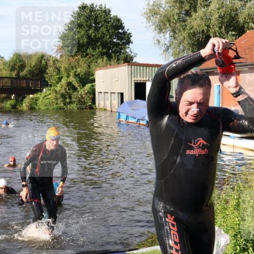 31.08.2025 - Elbe Triathlon Hamburg Luisa Fischer http://msf.ph/oto/8681044 31.08.2025 09:28:39 Schwimmen 692, 722, 771 meine-sportfotos.de