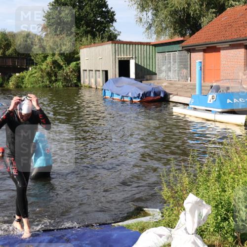 31.08.2025 - Elbe Triathlon Hamburg Luisa Fischer http://msf.ph/oto/8681055 31.08.2025 09:28:44 Schwimmen 591, 692, 722 meine-sportfotos.de