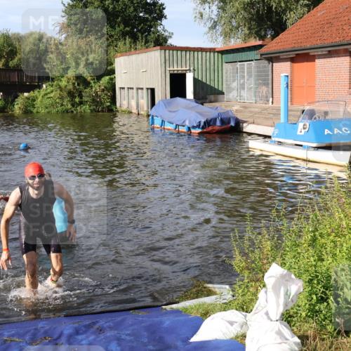 31.08.2025 - Elbe Triathlon Hamburg Luisa Fischer http://msf.ph/oto/8681064 31.08.2025 09:28:51 Schwimmen 591, 830, 848 meine-sportfotos.de