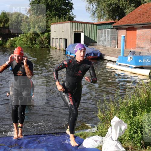 31.08.2025 - Elbe Triathlon Hamburg Luisa Fischer http://msf.ph/oto/8681081 31.08.2025 09:28:57 Schwimmen 830, 840, 848, 900 meine-sportfotos.de