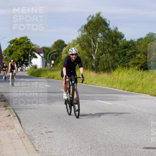 31.08.2025 - Elbe Triathlon Hamburg Michael Burmester http://msf.ph/oto/8681082 31.08.2025 10:54:41 Radfahren 1370, 1398, 1433, 1498 meine-sportfotos.de