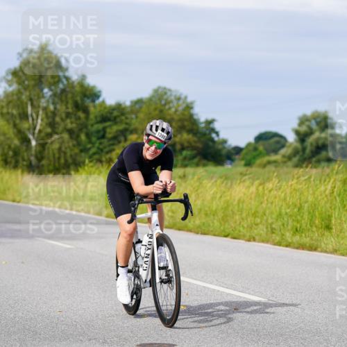 31.08.2025 - Elbe Triathlon Hamburg Michael Burmester http://msf.ph/oto/8681110 31.08.2025 10:54:47 Radfahren 1255, 1370, 1393, 1398 meine-sportfotos.de