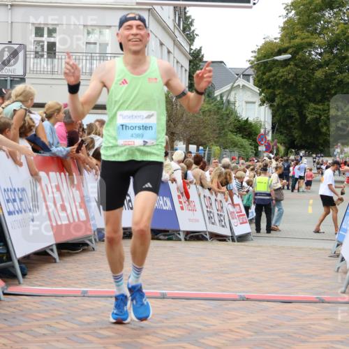31.08.2025 - 21. Blankeneser Heldenlauf Strokosch-Dieckow http://msf.ph/oto/8681114 31.08.2025 12:06:44 Ziel 4299, 4389 meine-sportfotos.de