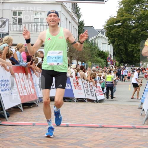 31.08.2025 - 21. Blankeneser Heldenlauf Strokosch-Dieckow http://msf.ph/oto/8681121 31.08.2025 12:06:44 Ziel 4299, 4389 meine-sportfotos.de