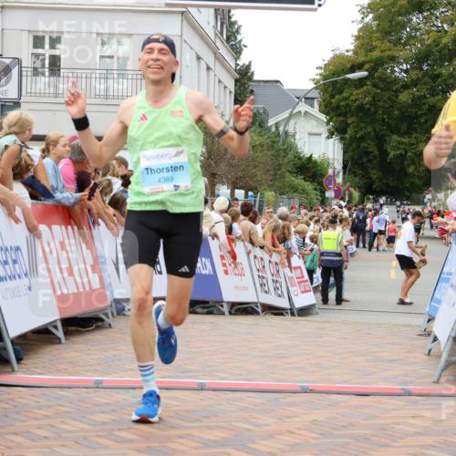 31.08.2025 - 21. Blankeneser Heldenlauf Strokosch-Dieckow http://msf.ph/oto/8681128 31.08.2025 12:06:44 Ziel 4299, 4389 meine-sportfotos.de