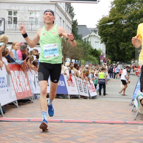 31.08.2025 - 21. Blankeneser Heldenlauf Strokosch-Dieckow http://msf.ph/oto/8681136 31.08.2025 12:06:44 Ziel 4299, 4389 meine-sportfotos.de