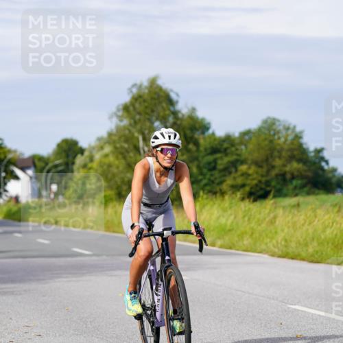 31.08.2025 - Elbe Triathlon Hamburg Michael Burmester http://msf.ph/oto/8681142 31.08.2025 10:54:55 Radfahren 1380, 1382, 1393 meine-sportfotos.de