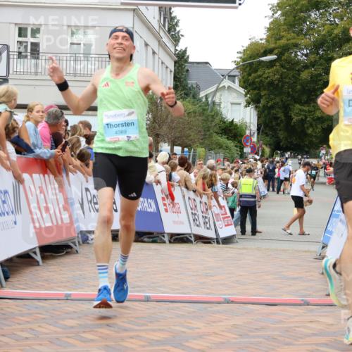 31.08.2025 - 21. Blankeneser Heldenlauf Strokosch-Dieckow http://msf.ph/oto/8681143 31.08.2025 12:06:44 Ziel 4299, 4389 meine-sportfotos.de