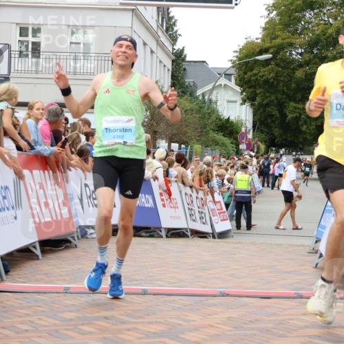 31.08.2025 - 21. Blankeneser Heldenlauf Strokosch-Dieckow http://msf.ph/oto/8681151 31.08.2025 12:06:44 Ziel 4299, 4389 meine-sportfotos.de