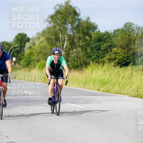 31.08.2025 - Elbe Triathlon Hamburg Michael Burmester http://msf.ph/oto/8681178 31.08.2025 10:55:10 Radfahren 1201, 1371, 1410, 1421, 1484 meine-sportfotos.de