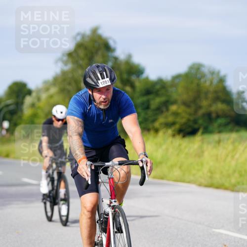 31.08.2025 - Elbe Triathlon Hamburg Michael Burmester http://msf.ph/oto/8681186 31.08.2025 10:55:11 Radfahren 1201, 1371, 1410, 1421, 1484 meine-sportfotos.de