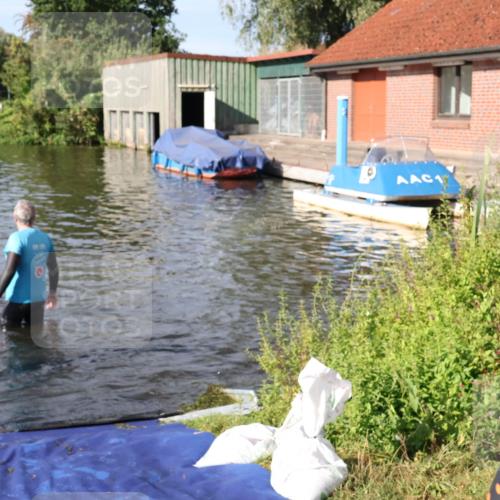 31.08.2025 - Elbe Triathlon Hamburg Luisa Fischer http://msf.ph/oto/8681212 31.08.2025 09:30:11 Schwimmen 665, 760, 811, 888 meine-sportfotos.de