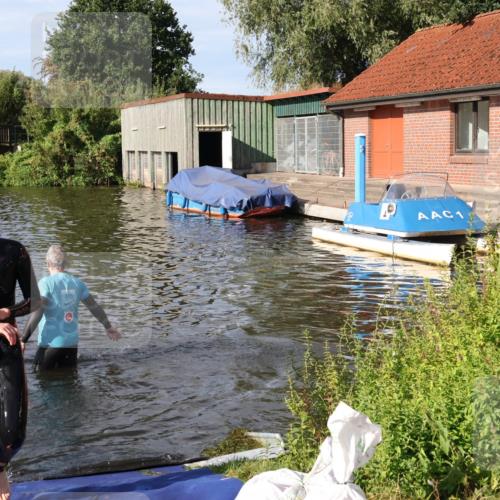31.08.2025 - Elbe Triathlon Hamburg Luisa Fischer http://msf.ph/oto/8681231 31.08.2025 09:30:42 Schwimmen 884 meine-sportfotos.de