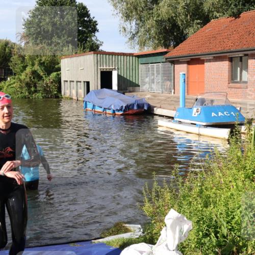 31.08.2025 - Elbe Triathlon Hamburg Luisa Fischer http://msf.ph/oto/8681234 31.08.2025 09:30:43 Schwimmen 884 meine-sportfotos.de