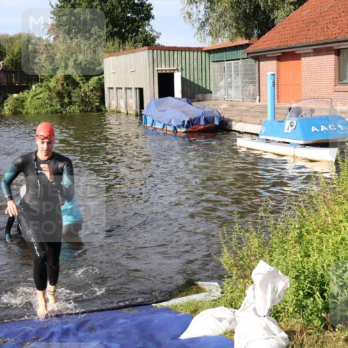 31.08.2025 - Elbe Triathlon Hamburg Luisa Fischer http://msf.ph/oto/8681297 31.08.2025 09:31:18 Schwimmen 829, 833, 837, 919, 929 meine-sportfotos.de