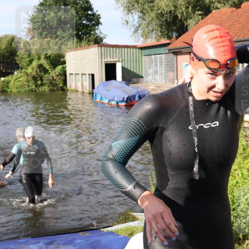 31.08.2025 - Elbe Triathlon Hamburg Luisa Fischer http://msf.ph/oto/8681306 31.08.2025 09:31:20 Schwimmen 833, 837, 919, 929, 930 meine-sportfotos.de