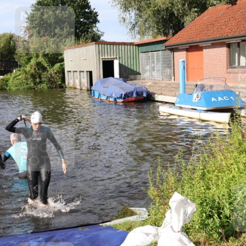 31.08.2025 - Elbe Triathlon Hamburg Luisa Fischer http://msf.ph/oto/8681309 31.08.2025 09:31:20 Schwimmen 833, 837, 919, 929, 930 meine-sportfotos.de