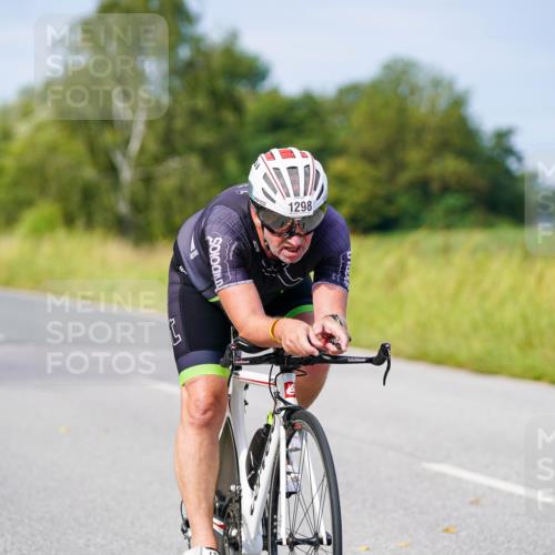 31.08.2025 - Elbe Triathlon Hamburg Michael Burmester http://msf.ph/oto/8681315 31.08.2025 10:55:53 Radfahren 877, 1298, 1400, 1443, 1476 meine-sportfotos.de