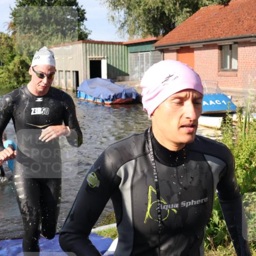 31.08.2025 - Elbe Triathlon Hamburg Luisa Fischer http://msf.ph/oto/8681333 31.08.2025 09:31:25 Schwimmen 833, 845, 864, 882, 908, 919, 929, 930 meine-sportfotos.de