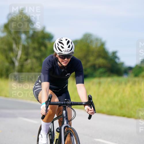 31.08.2025 - Elbe Triathlon Hamburg Michael Burmester http://msf.ph/oto/8681334 31.08.2025 10:55:57 Radfahren 877, 1443, 1476 meine-sportfotos.de