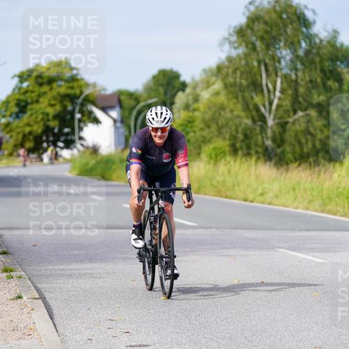 31.08.2025 - Elbe Triathlon Hamburg Michael Burmester http://msf.ph/oto/8681339 31.08.2025 10:55:59 Radfahren 1443, 1476, 1607 meine-sportfotos.de