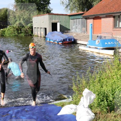 31.08.2025 - Elbe Triathlon Hamburg Luisa Fischer http://msf.ph/oto/8681349 31.08.2025 09:31:30 Schwimmen 845, 864, 882, 905, 908, 930 meine-sportfotos.de