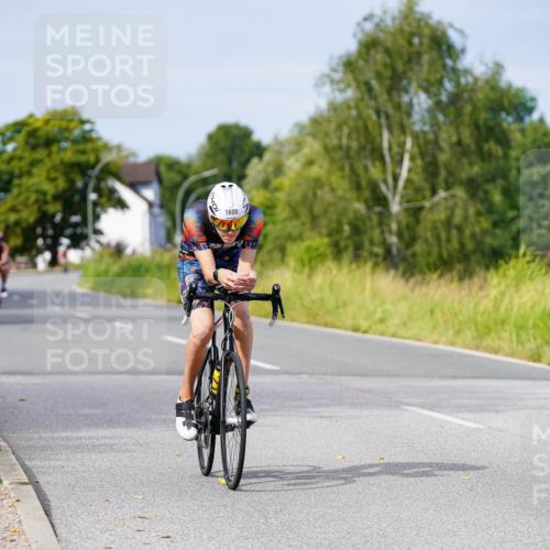 31.08.2025 - Elbe Triathlon Hamburg Michael Burmester http://msf.ph/oto/8681355 31.08.2025 10:56:10 Radfahren 1435, 1600 meine-sportfotos.de