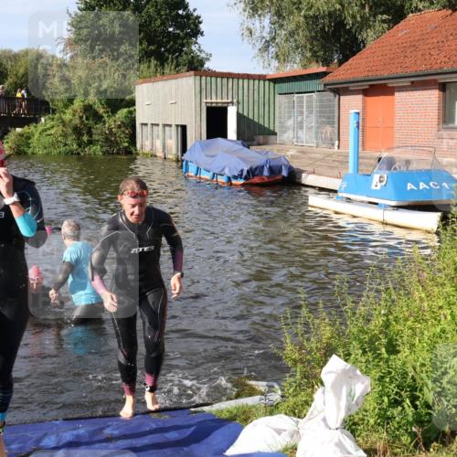 31.08.2025 - Elbe Triathlon Hamburg Luisa Fischer http://msf.ph/oto/8681364 31.08.2025 09:31:35 Schwimmen 845, 864, 869, 882, 905, 908 meine-sportfotos.de