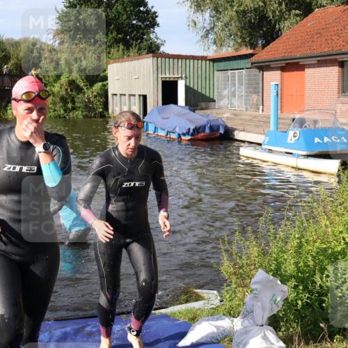 31.08.2025 - Elbe Triathlon Hamburg Luisa Fischer http://msf.ph/oto/8681368 31.08.2025 09:31:35 Schwimmen 845, 864, 869, 882, 905, 908 meine-sportfotos.de
