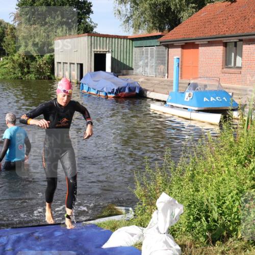 31.08.2025 - Elbe Triathlon Hamburg Luisa Fischer http://msf.ph/oto/8681372 31.08.2025 09:31:39 Schwimmen 800, 845, 864, 869, 905 meine-sportfotos.de