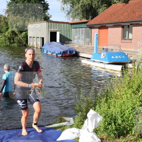 31.08.2025 - Elbe Triathlon Hamburg Luisa Fischer http://msf.ph/oto/8681395 31.08.2025 09:31:58 Schwimmen 779, 787, 866, 913 meine-sportfotos.de