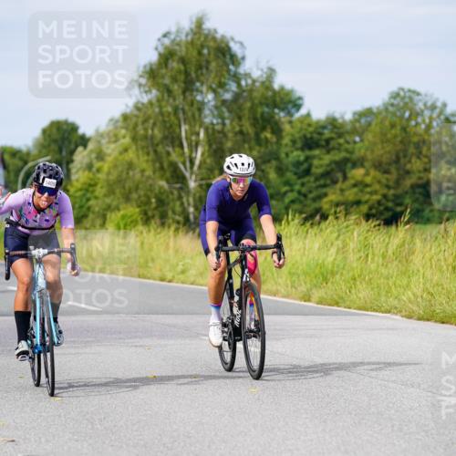 31.08.2025 - Elbe Triathlon Hamburg Michael Burmester http://msf.ph/oto/8681413 31.08.2025 10:56:33 Radfahren 1346, 1366, 1374, 1406, 1409, 1475 meine-sportfotos.de