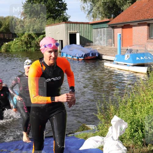 31.08.2025 - Elbe Triathlon Hamburg Luisa Fischer http://msf.ph/oto/8681416 31.08.2025 09:32:18 Schwimmen 803, 808, 826, 911 meine-sportfotos.de