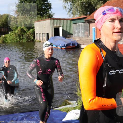 31.08.2025 - Elbe Triathlon Hamburg Luisa Fischer http://msf.ph/oto/8681421 31.08.2025 09:32:19 Schwimmen 803, 808, 826, 911 meine-sportfotos.de
